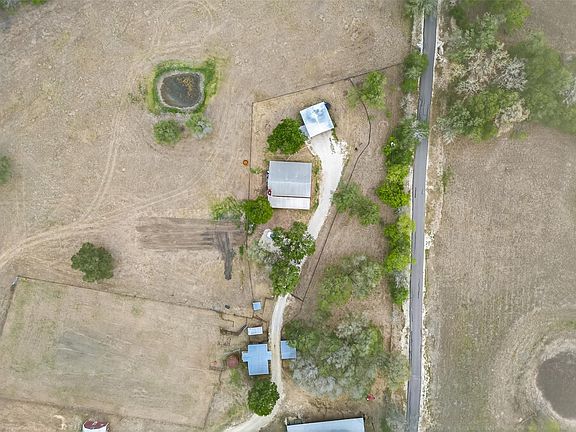 3rd image of 1077 Burdette Wells Rd