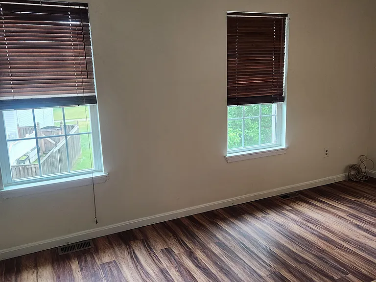 853 Saint Michaels Dr — Photo 18