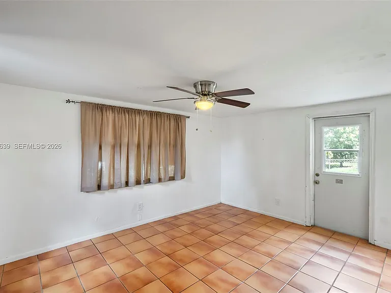 5081 SW 95th Ave — Photo 10
