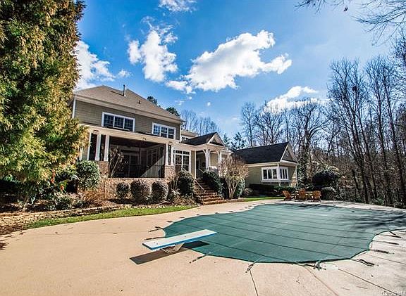 3rd image of 107 Breakwater Ct #320