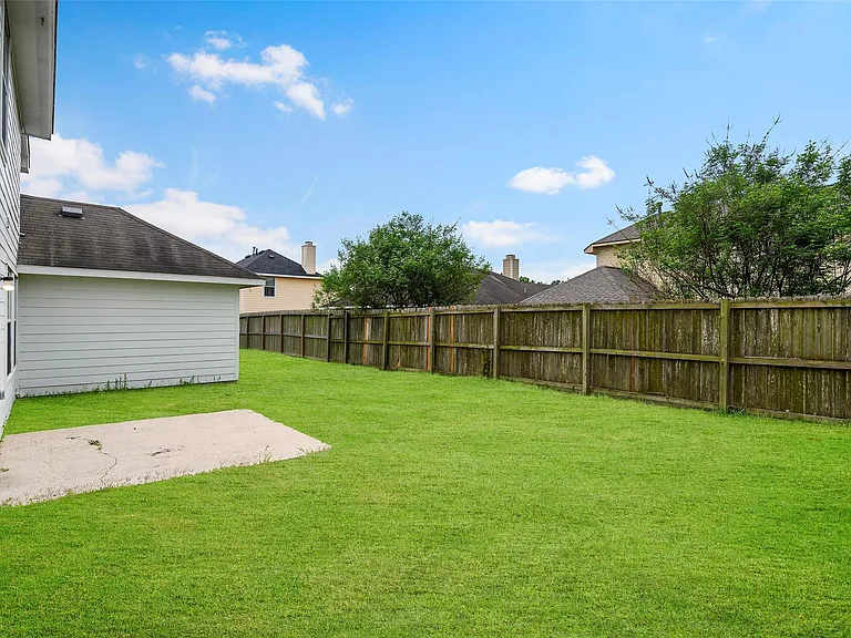 18401 Sunrise Oaks Ct — Photo 25
