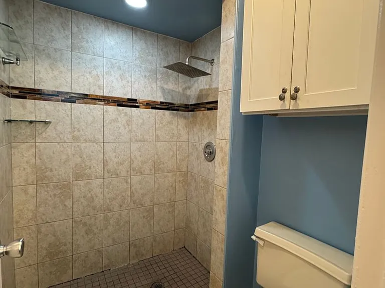 7237 Harbor Heights Cir — Photo 15