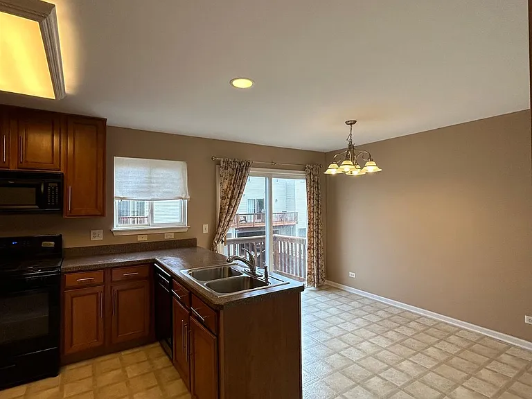 24427 John Adams Dr — Photo 6