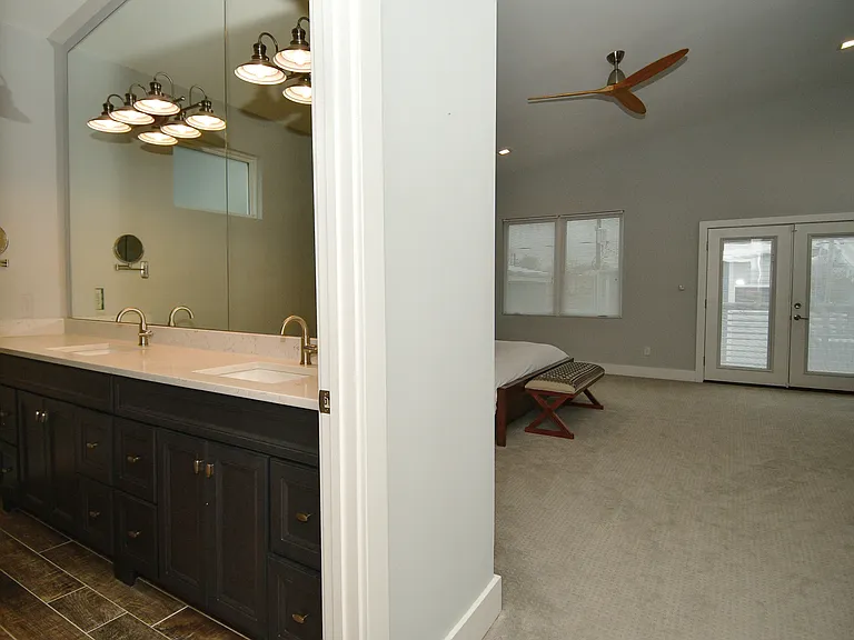 1426 Olive St — Photo 45