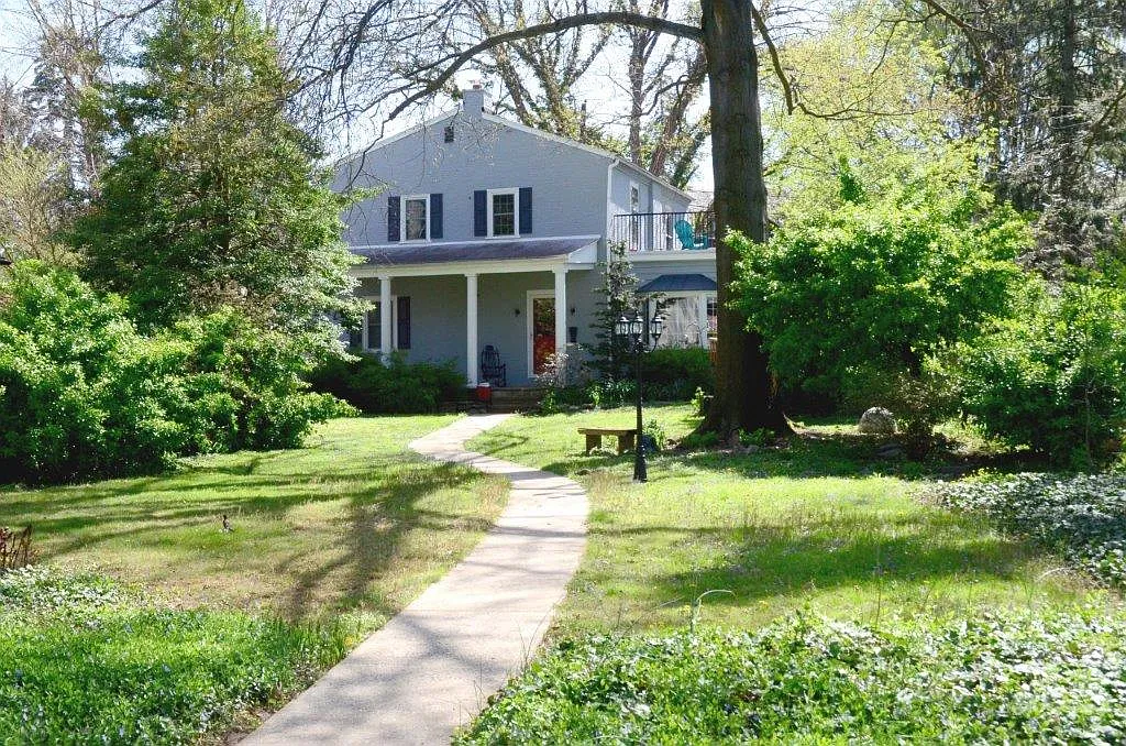 51 Spencer Ave photo 1