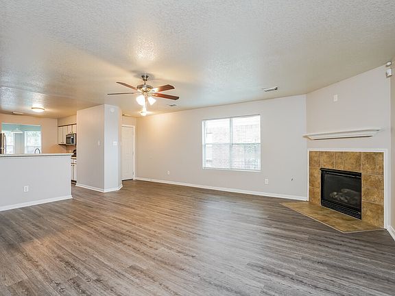 4th image of 20746 Fox Cliff Ln