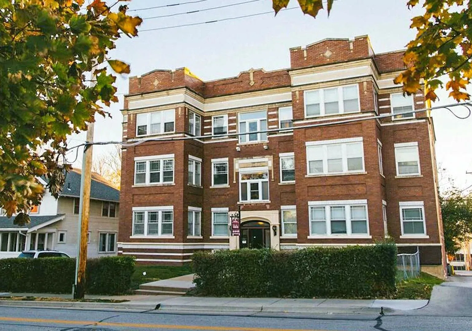 Idalia Apartments (115 N. 33rd St.) — Photo 1