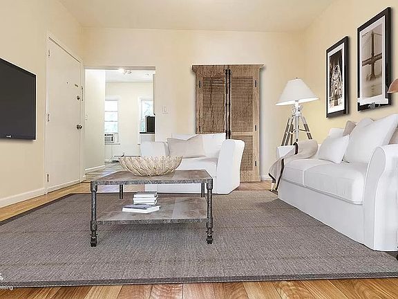 2nd image of 254 Van Horne St #2