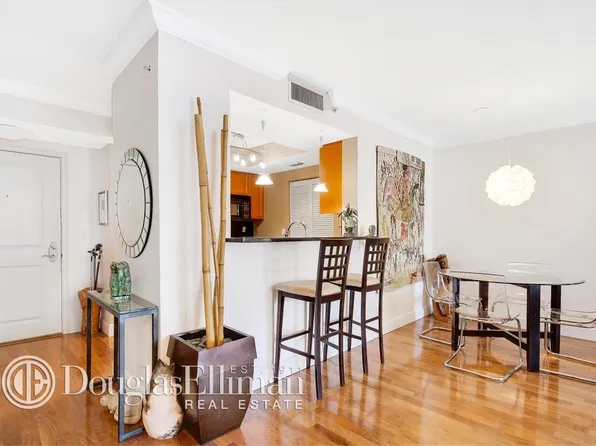 99 SE Mizner Blvd APT 225, Boca Raton, FL 33432