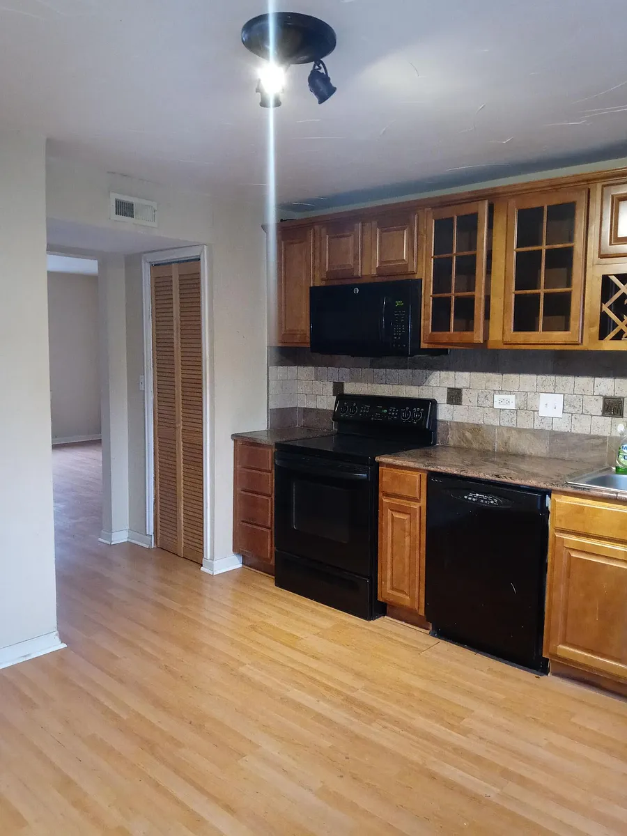 Building Photo - 9434 E Girard Ave #12