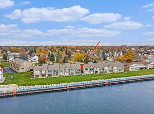 215 S Lakeshore Dr UNIT 10, Ludington, MI 49431