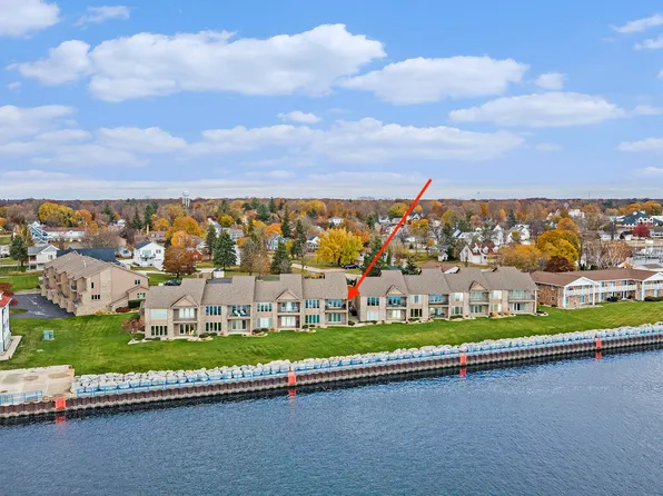 215 S Lakeshore Dr Unit 10, Ludington, MI 49431