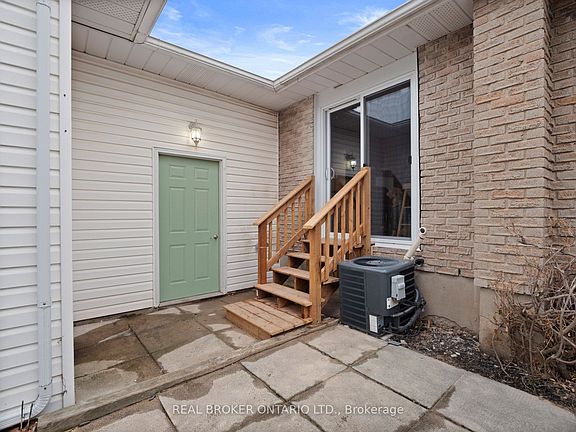 3rd image of 20 Brackencrest Rd