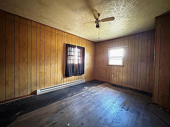 5th image of 250 E Ridge Rd