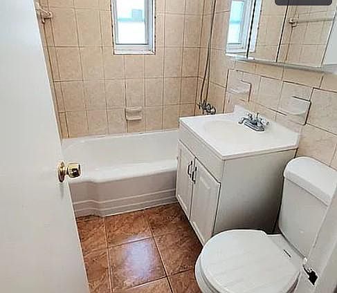 5th image of 2432 Webb Ave #B4