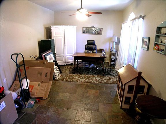 2nd image of 2206 Wren Ln