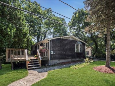 8 Pecoho Rd, Lake Peekskill, NY, 10537