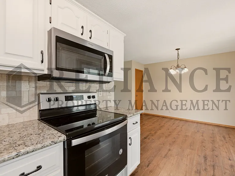 516 N Lakeside Dr — Photo 26