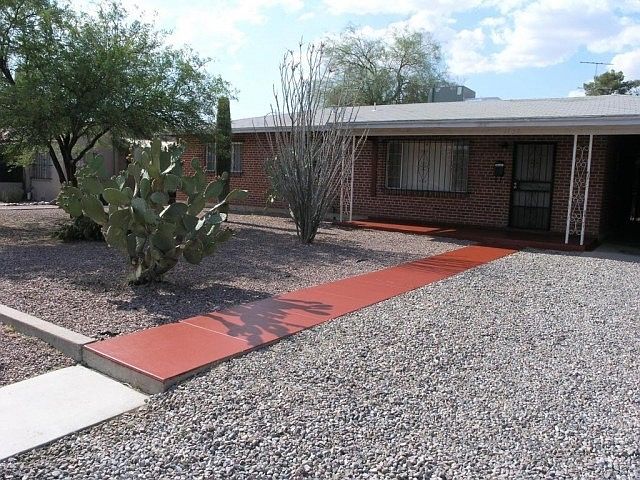 Front view from street / driveway