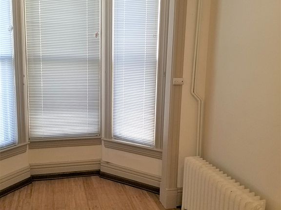 3rd image of 579 Laurel Ave APT 1