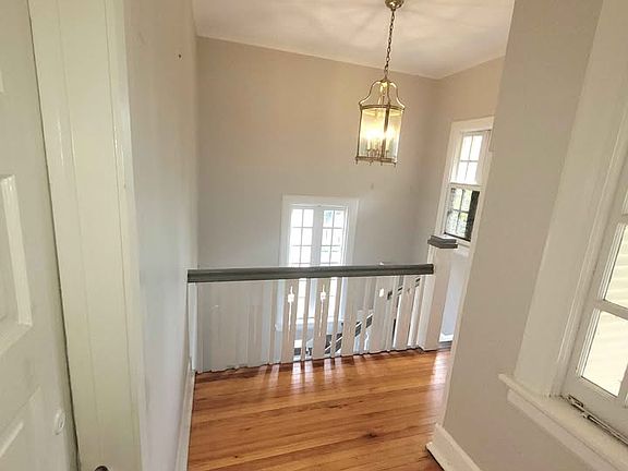 3rd image of 1535 Henry Clay Ave