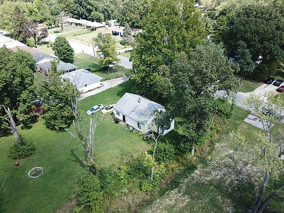 5th image of 4102 N Grand Ave
