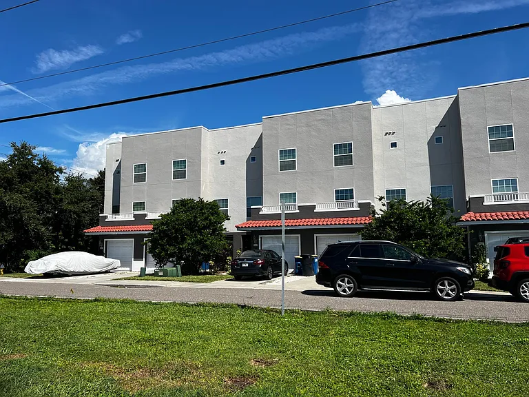 2529 Druid Rd E #2529 — Photo 4