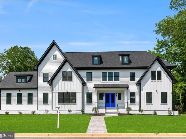 2817 Derek Rd, Alexandria, VA 22306