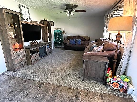 4th image of 2465 Craig Ave