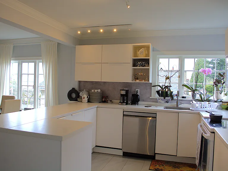 2251 Haywood Ave — Photo 15