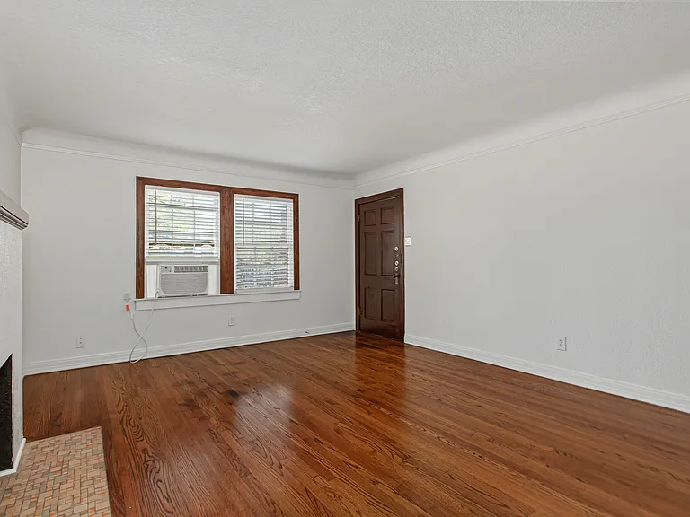 5918 La Vista Dr #3 — Photo 6