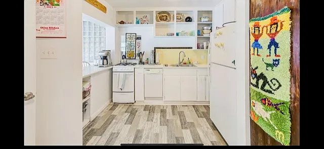 240 Mateo Way NE #240 — Photo 6