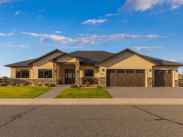 837 Courthouse Peak Ln, Montrose, CO 81403