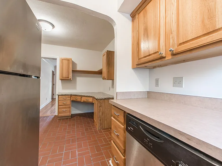 1br Near Uc, Daap & Hospitals | Prime Riddle Road Location — Photo 51