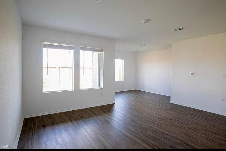 7129 Dancing Wind Ln — Photo 8