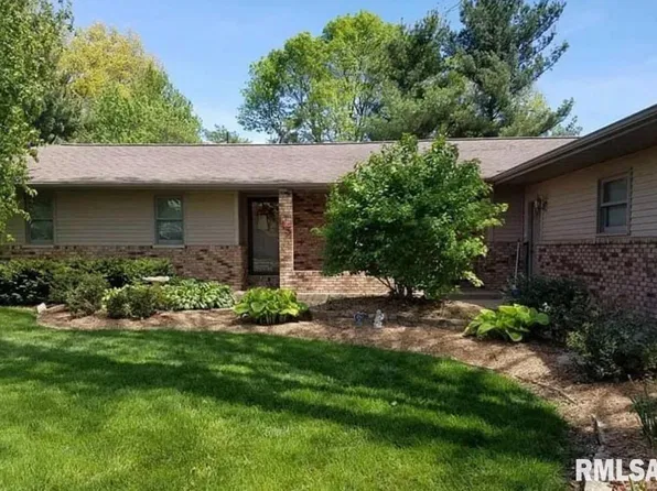 115 S Cedar St, Rushville, IL 62681