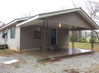10 Bell Dr, Linden, TN 37096