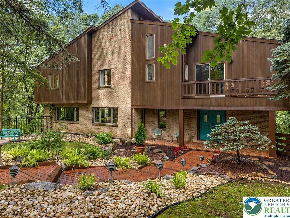 1st image of 3385 Woodbridge Cir