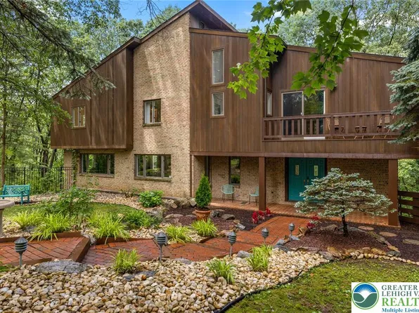 3385 Woodbridge Cir, Bethlehem, PA 18017