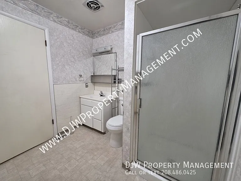 624 W Linden St — Photo 8
