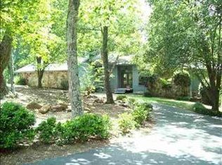 9 Overlook Ct, Greenville, SC 29609