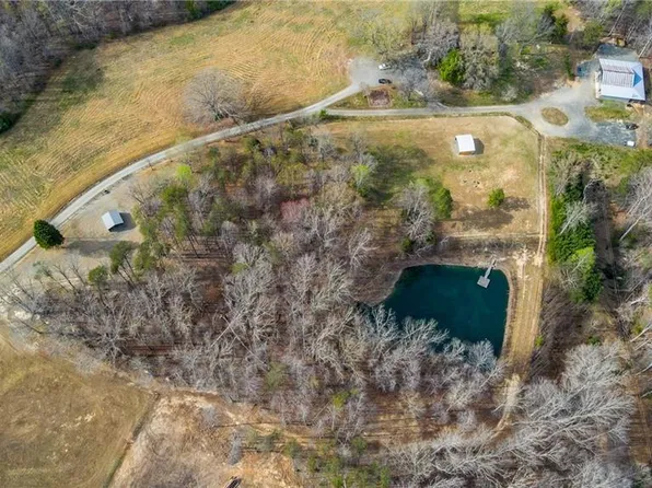 361 Settle Bridge Rd, Reidsville, NC 27320