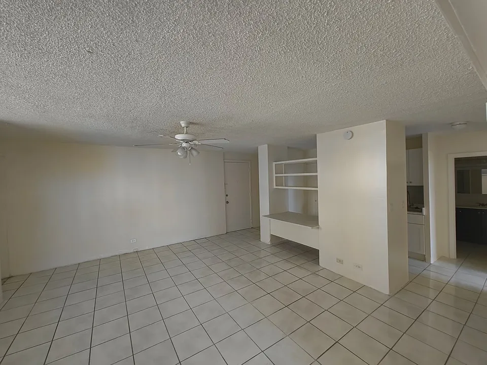 2442 Kuhio Ave #601