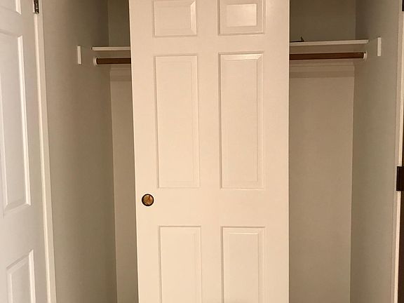 3rd image of 1071 Regency Knoll Dr