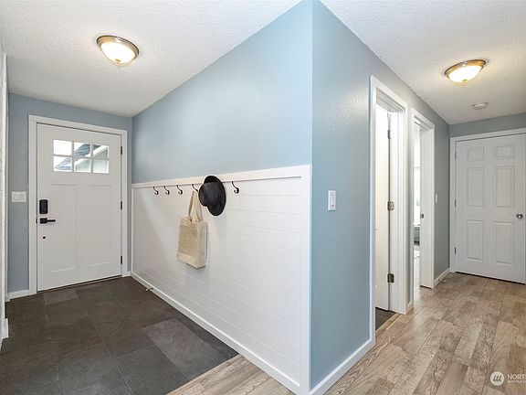 4th image of 13514 137th Street NW