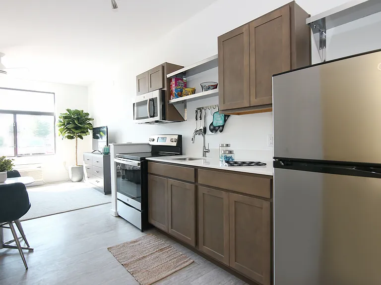 Studios180 Short/Long Term Leases — Photo 31