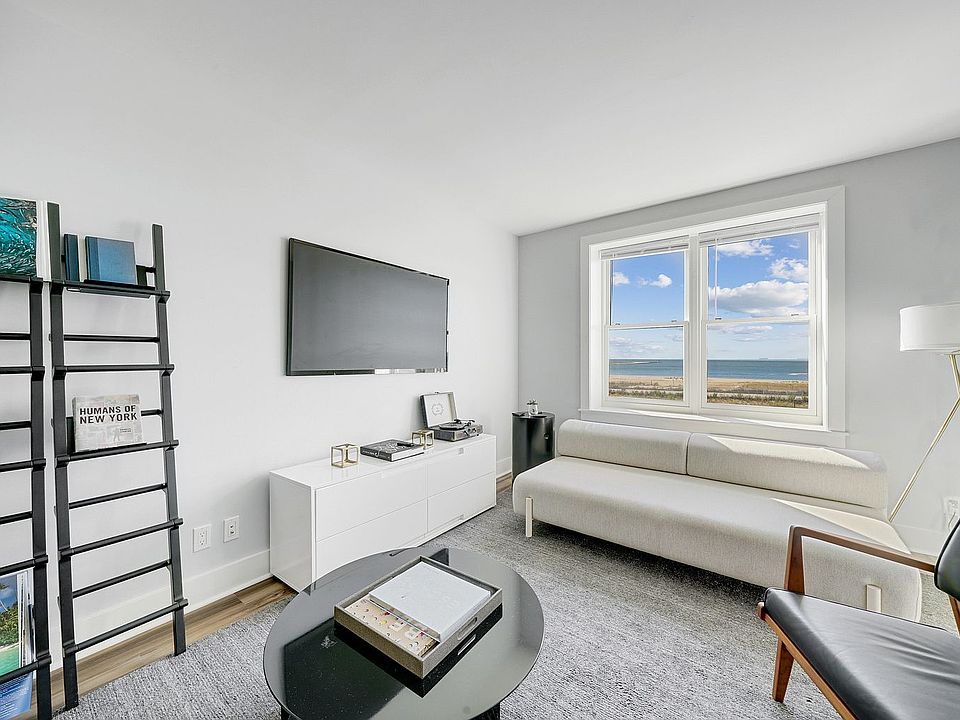 2043 Seagirt Blvd 3F, Far Rockaway, NY 11691 Zillow