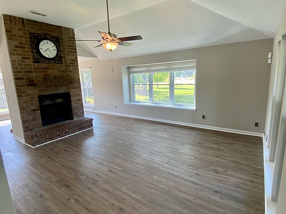 3rd image of 142 Tedder Blvd
