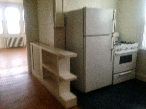 5th image of 2730 Broadway Ave APT 5