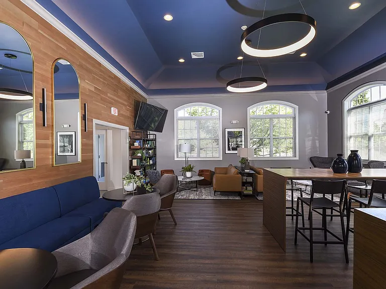 Aspen Court Apartments — Photo 20